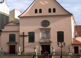 Místo Kostel nalezení sv. kříže a kapucínská hrobka. Magazín KULT* Brno